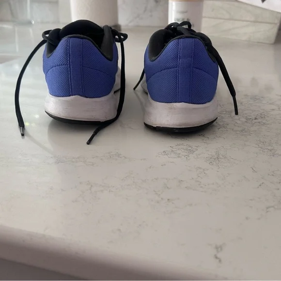 Nike Black and Blue Athletic Sneakers - Picture 6 of 6